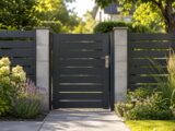 Gartenzäune und Gartentüren: Sicherheit, Sichtschutz und ein harmonisches Gesamtbild